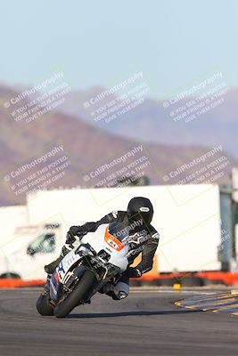 media/Dec-05-2024-Racers Edge (Thu) [[e102e0690b]]/3-B Group/Session 5 (Turn 16)/